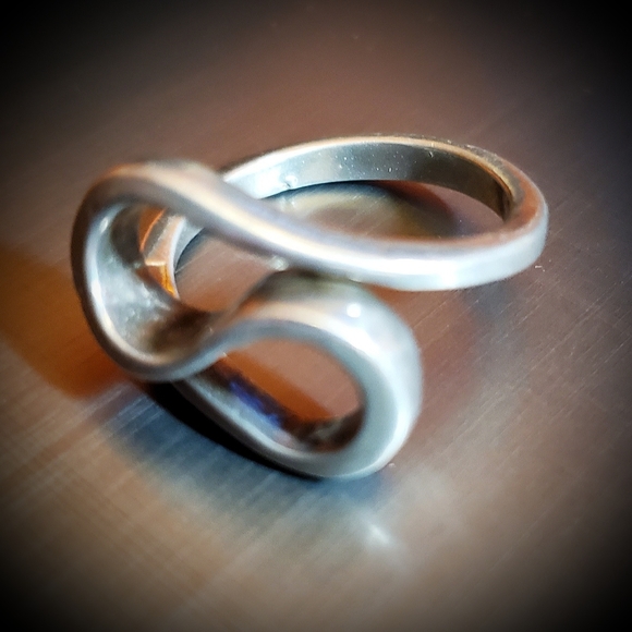 STERLING SWIRL RING - Picture 2 of 4